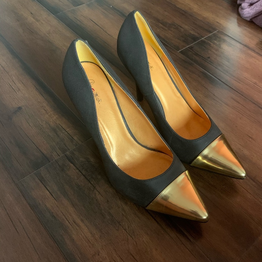 Heels - Picture 2 of 5